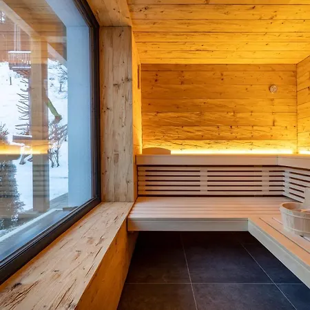 Fuxbau Aparthotel 4*